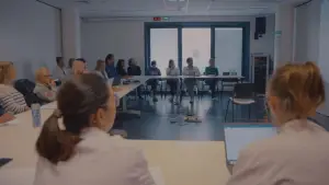 Задник к фильму "Le Dilemme d