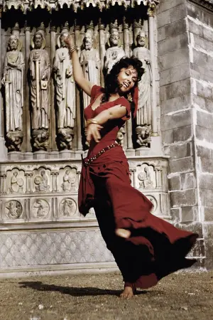 Постер к фильму "Собор Парижской Богоматери" #393306