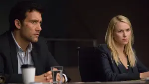 Задник к фильму "Интернэшнл" #296412