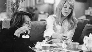 Задник к фильму "Девочка живущая вниз по переулку" #408441