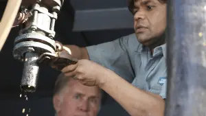 Видео к фильму A Prayer for Rain | Bhopal Prayer for Rain 2013) Trailer