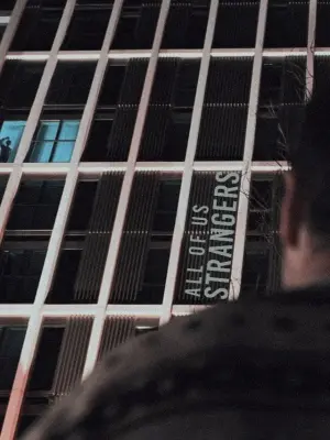 Постер к фильму "Мы все чужие" #189663