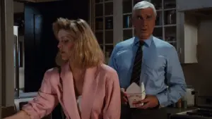 Задник к фильму "Голый пистолет: Из полицейских архивов" #637893