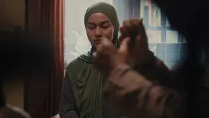 Задник к фильму "La Tahzan: Cinta, Dosa, Luka..." #672838