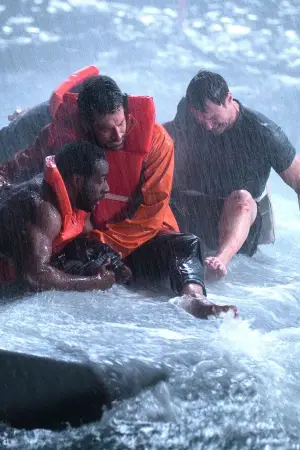 Постер к фильму "Выживший" #536027