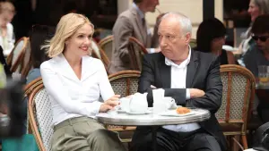 Задник к фильму "От семьи не убежишь" #415145