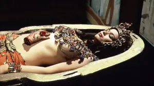 Задник к фильму "Кровь из гробницы мумии" #439546