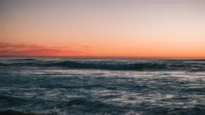 Видео к фильму Sandcastles | Podcast 1 - Sandcastles staff