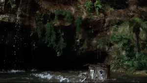 Задник к фильму "Земля, забытая временем" #387208