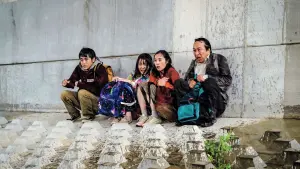 Задник к фильму "Семейка на выживании" #406725