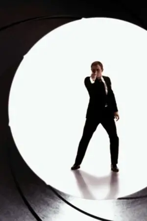 Постер к фильму "007: Квант милосердия" #620573