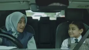 Задник к фильму "La Tahzan: Cinta, Dosa, Luka..." #672905