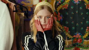 Задник к фильму "Идиотка" #530425