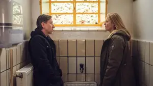 Задник к фильму "Отравленная любовь" #616510