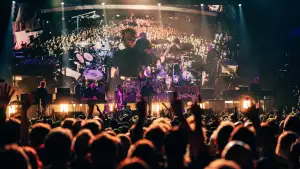 Задник к фильму "The Cure: The Show Of A Lost World (Troxy Live 2024)" #932189