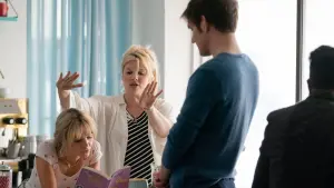 Задник к фильму "Девушка, подающая надежды" #215081