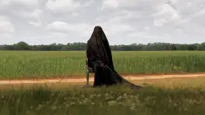 Задник к фильму "Женщина во дворе" #612736