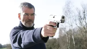 Задник к фильму "Иностранец" #250027