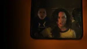 Задник к фильму "Улица Страха. 1 часть: 1994" #322572