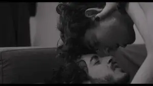 Задник к фильму "Γελοίοι Έρωτες" #778350