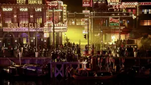 Задник к фильму "Восемь сотен" #337097