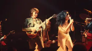 Задник к фильму "Power to the People: John & Yoko Live in NYC" #819293