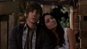 Задник к фильму "Классный мюзикл 3: Выпускной" #721446