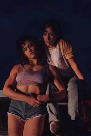 Постер к фильму "Любовь истекает кровью" #434553