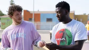 Задник к фильму "Белые люди не умеют прыгать" #333911