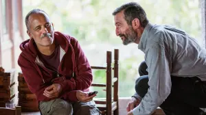 Видео к фильму Birds Flying East | P&Aacute;JAROS. Tr&aacute;iler oficial. 5 de abril en cines.