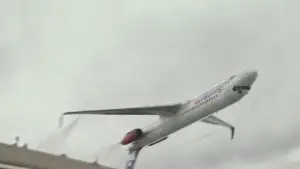 Задник к фильму "Экипаж" #657133