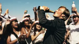 Задник к фильму "Ещё по одной" #203349