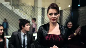 Видео к фильму Без корней | K&ouml;ks&uuml;z (Nobody's Home) Trailer with English Subtitles