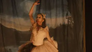 Задник к фильму "Эбигейл" #478953