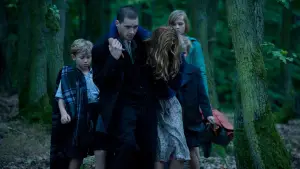 Задник к фильму "Лоре" #708268