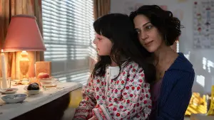 Видео к фильму Shayda | "See the Stars" Official Clip