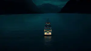 Задник к фильму "Девушка из каюты № 10" #573011