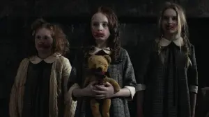 Видео к фильму Проклятие: Обитель смерти | Malevolent | Official Trailer [HD] | Netflix