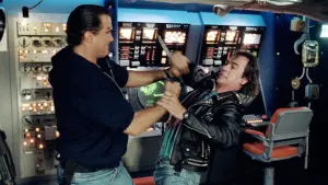 Задник к фильму "В осаде" #294216