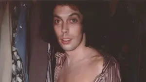 Задник к фильму "Strange Journey: The Story of Rocky Horror" #668584