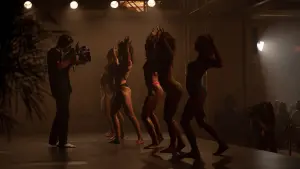 Задник к фильму "Любовь истекает кровью" #434527