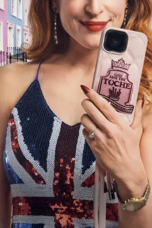 Постер к фильму "Семейка с приветом 5: Боже, храни Тюш!" #653809