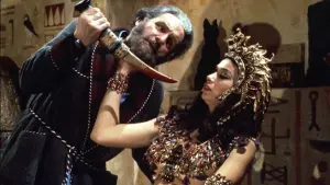 Задник к фильму "Кровь из гробницы мумии" #439545