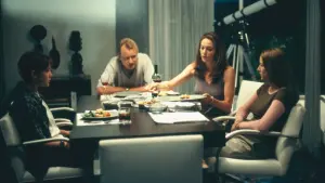 Задник к фильму "Стеклянный дом" #362619