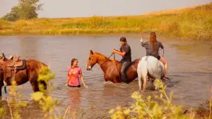 Задник к фильму "К востоку от стены" #617497