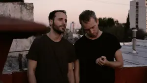 Задник к фильму "Блондин" #471244