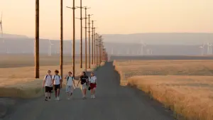Видео к фильму Gasoline Rainbow | The Ross Brothers in Conversation with Maia Wyman