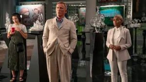 Задник к фильму "Достать ножи: Стеклянная луковица" #592506