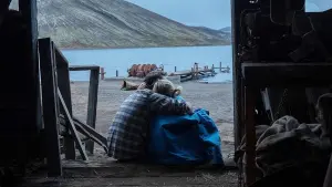 Видео к фильму Suddenly | Остров изгоев &mdash; Русский трейлер (2024)