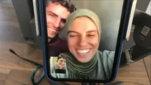 Задник к фильму "Put your soul on your hand and walk" #624819